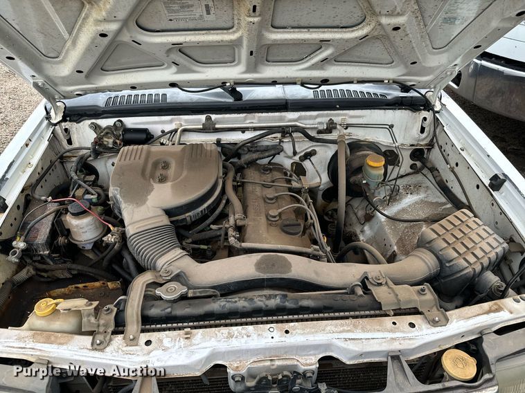 image for item NI9777 2000 Nissan Frontier  pickup truck