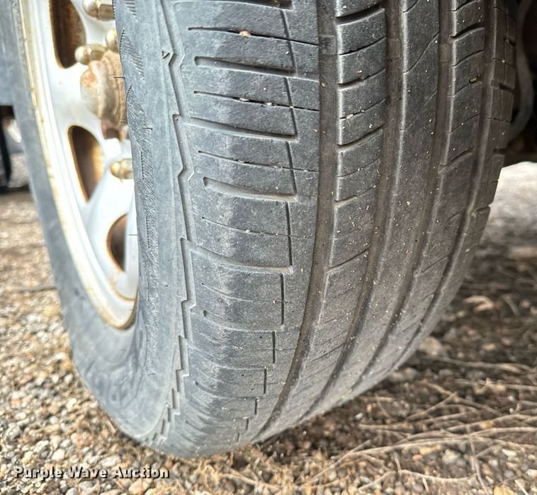 image for item NI9777 2000 Nissan Frontier  pickup truck