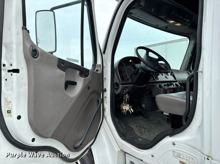 image for item NI9778 2008 Freightliner Business Class M2 inmate transport bus