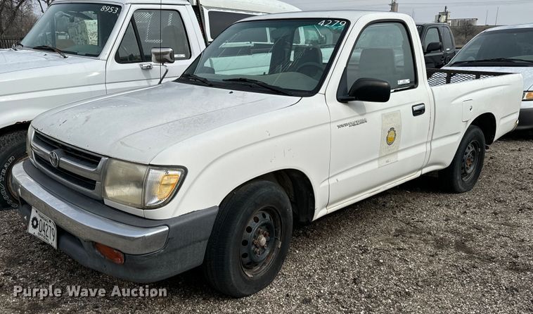 image for item NI9780 1999 Toyota Tacoma  pickup truck