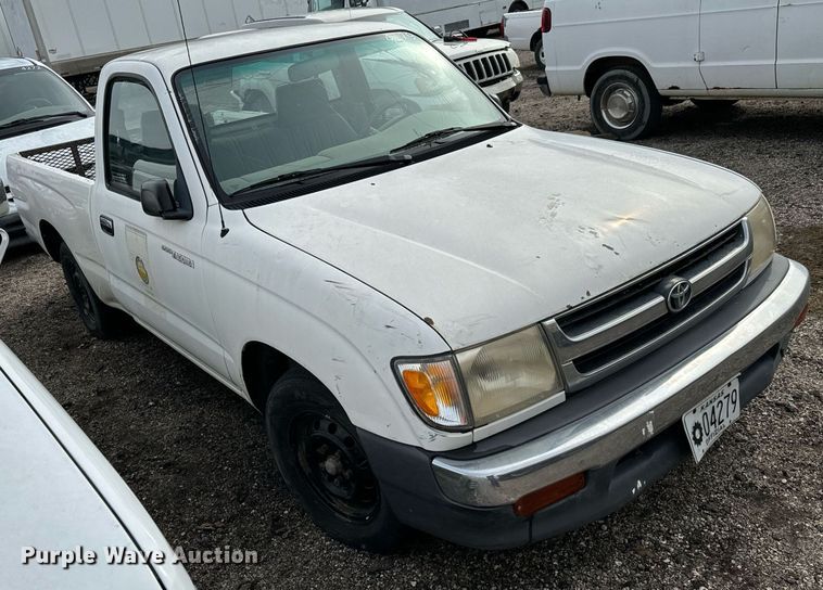 image for item NI9780 1999 Toyota Tacoma  pickup truck