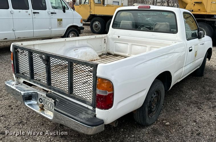 image for item NI9780 1999 Toyota Tacoma  pickup truck