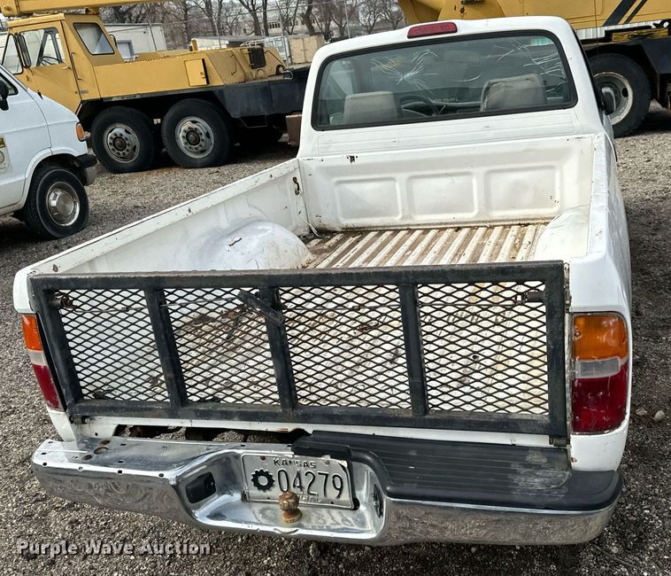 image for item NI9780 1999 Toyota Tacoma  pickup truck