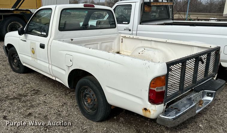 image for item NI9780 1999 Toyota Tacoma  pickup truck
