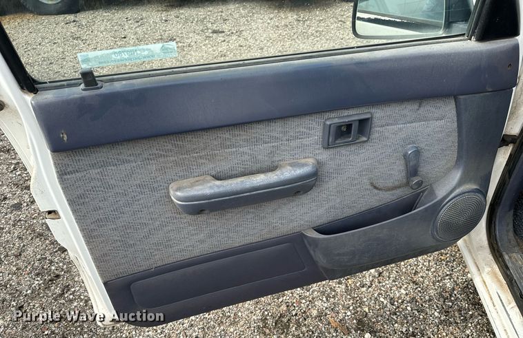 image for item NI9780 1999 Toyota Tacoma  pickup truck