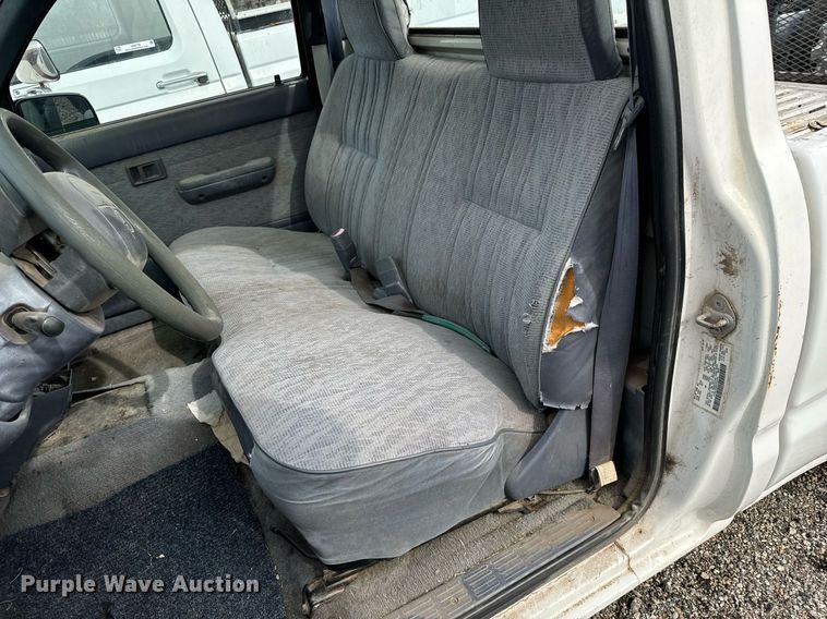 image for item NI9780 1999 Toyota Tacoma  pickup truck