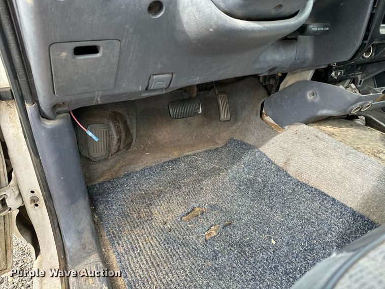 image for item NI9780 1999 Toyota Tacoma  pickup truck