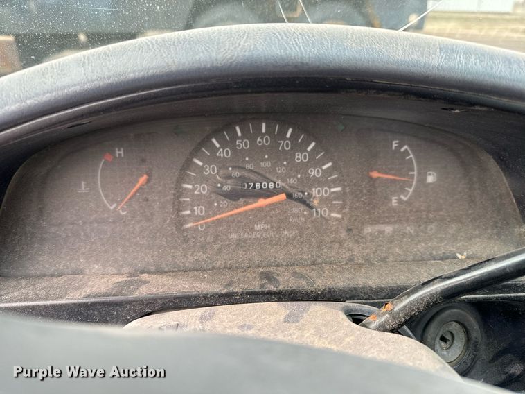 image for item NI9780 1999 Toyota Tacoma  pickup truck