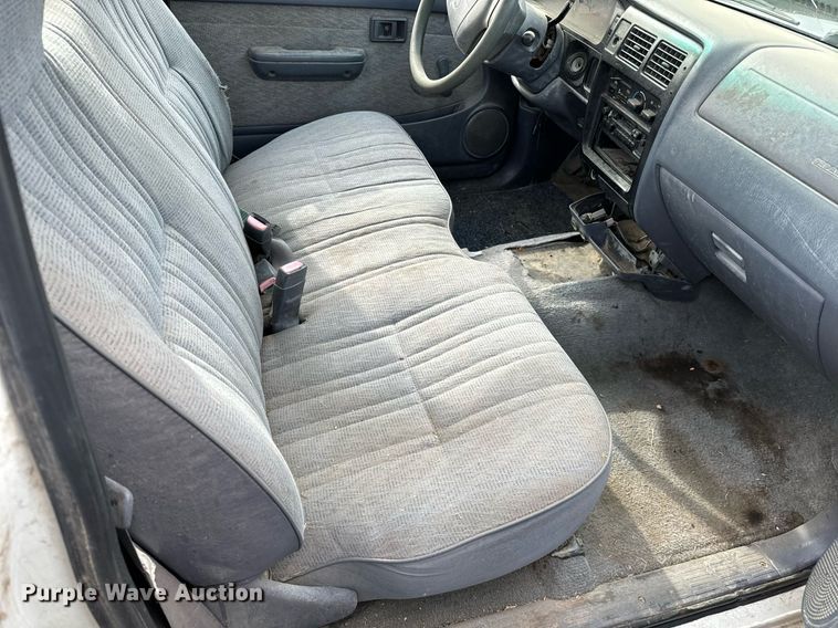 image for item NI9780 1999 Toyota Tacoma  pickup truck