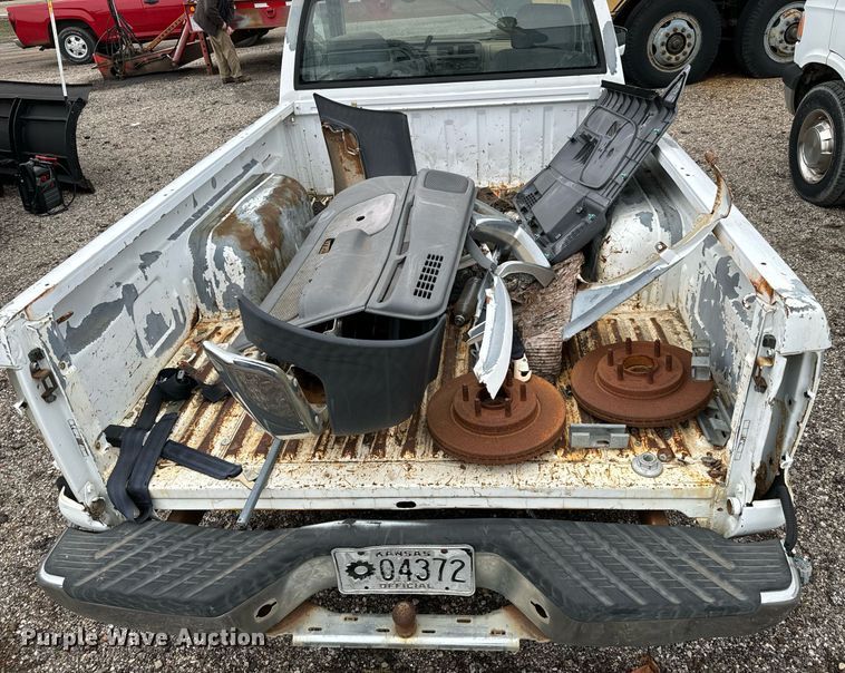 image for item NI9782 2000 Nissan Frontier  pickup truck