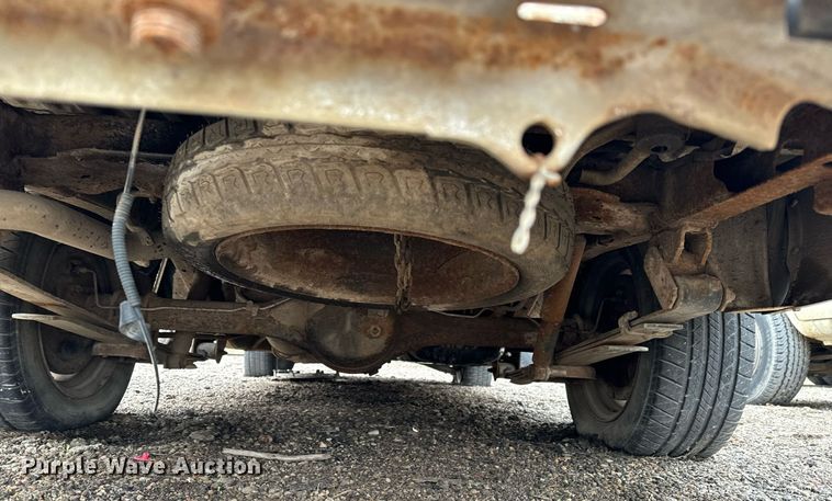 image for item NI9782 2000 Nissan Frontier  pickup truck