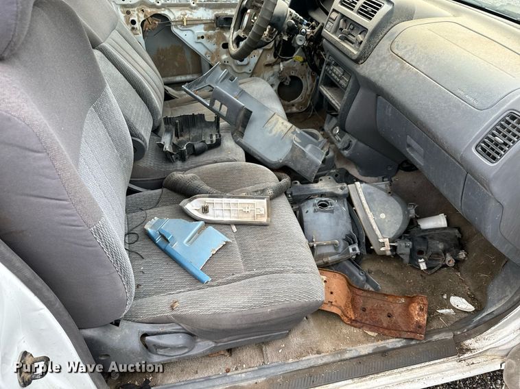 image for item NI9782 2000 Nissan Frontier  pickup truck