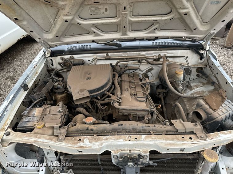 image for item NI9782 2000 Nissan Frontier  pickup truck