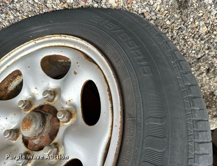 image for item NI9782 2000 Nissan Frontier  pickup truck