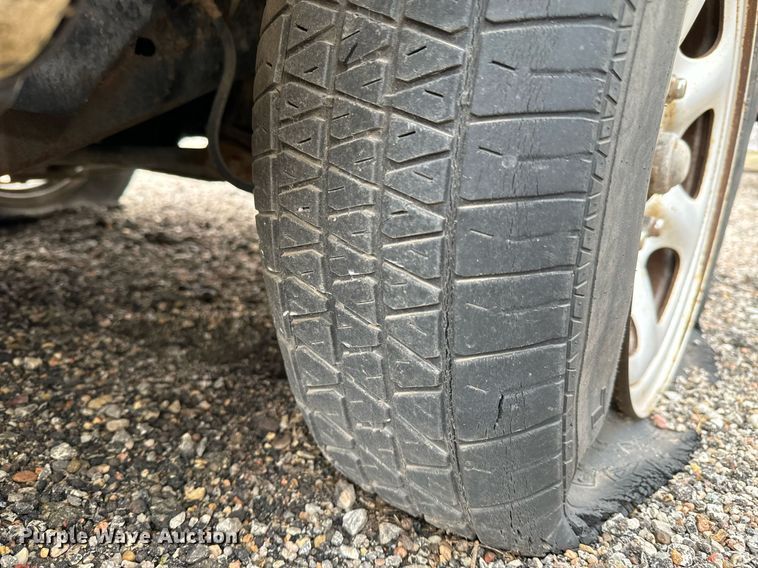 image for item NI9782 2000 Nissan Frontier  pickup truck