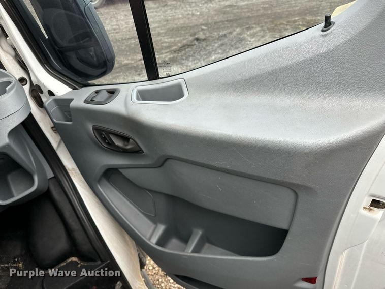 image for item NI9784 2015 Ford Transit 350 van