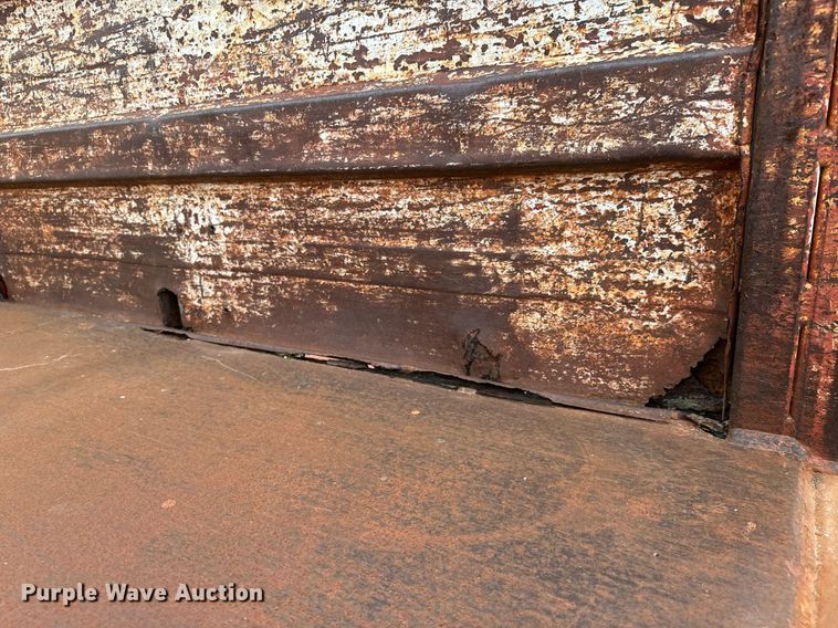 image for item NI9785 1983 Ford F600 grain truck