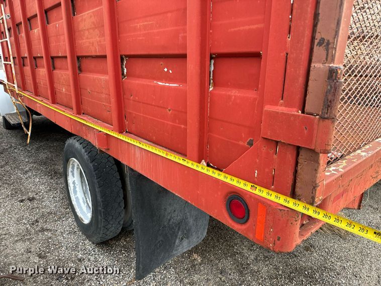 image for item NI9785 1983 Ford F600 grain truck