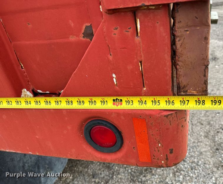 image for item NI9785 1983 Ford F600 grain truck