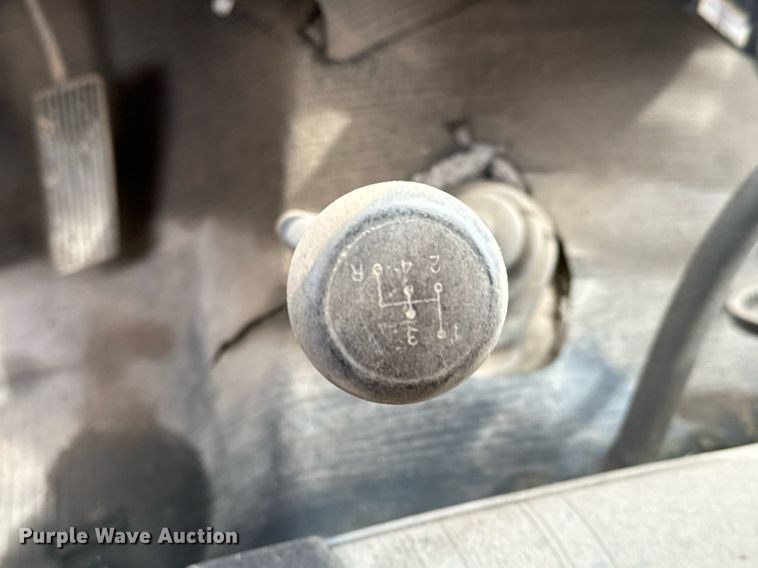 image for item NI9785 1983 Ford F600 grain truck