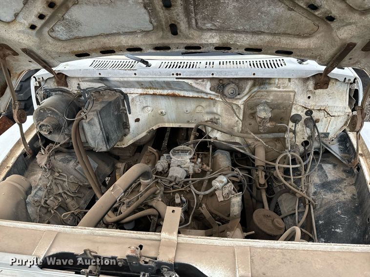 image for item NI9785 1983 Ford F600 grain truck