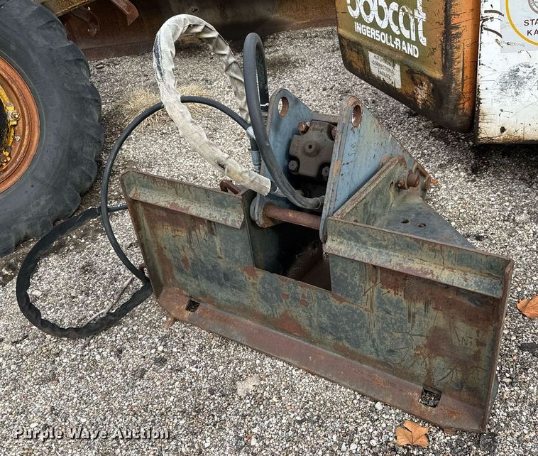 image for item NI9786 1999 Bobcat 873 skid steer loader