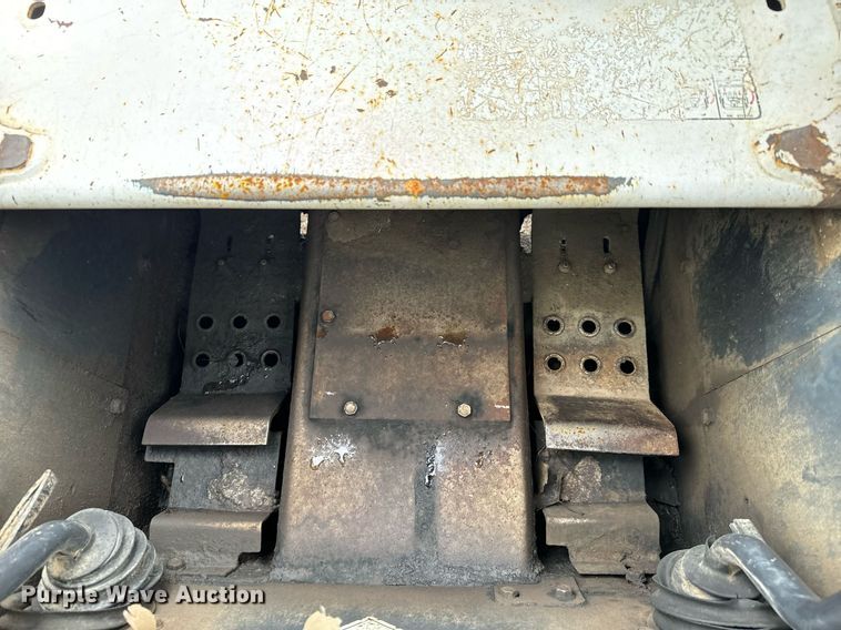 image for item NI9786 1999 Bobcat 873 skid steer loader