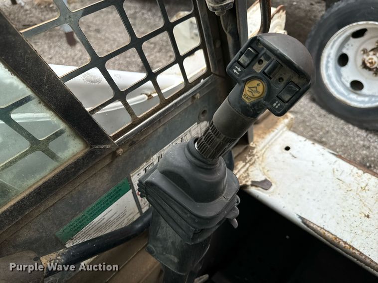 image for item NI9786 1999 Bobcat 873 skid steer loader