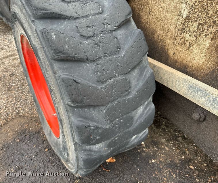 image for item NI9786 1999 Bobcat 873 skid steer loader