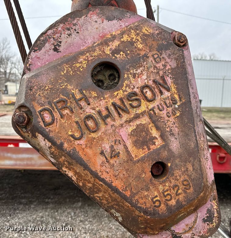 image for item NI9787 1971 International truck crane