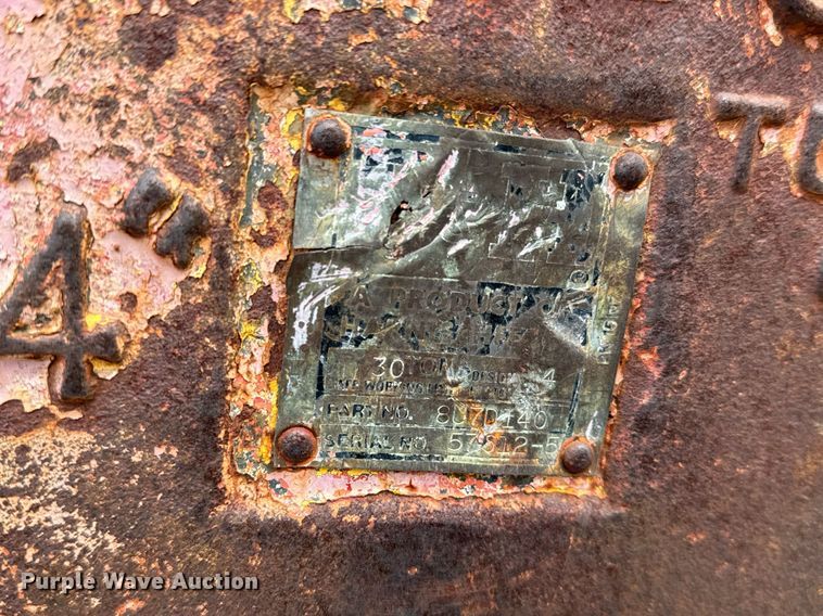 image for item NI9787 1971 International truck crane