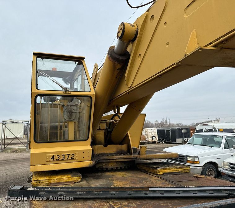 image for item NI9787 1971 International truck crane