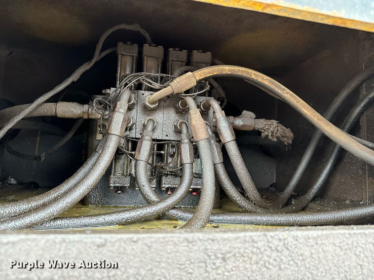 image for item NI9787 1971 International truck crane