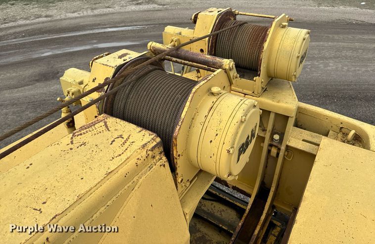 image for item NI9787 1971 International truck crane