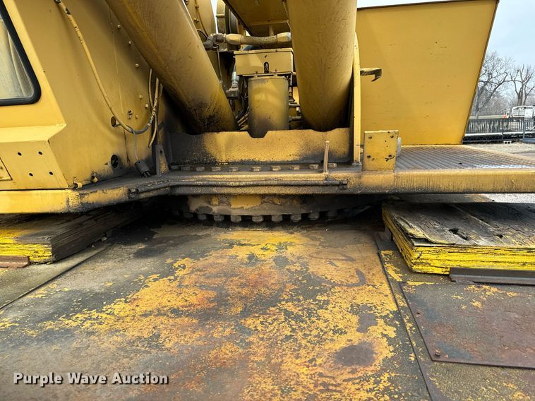 image for item NI9787 1971 International truck crane