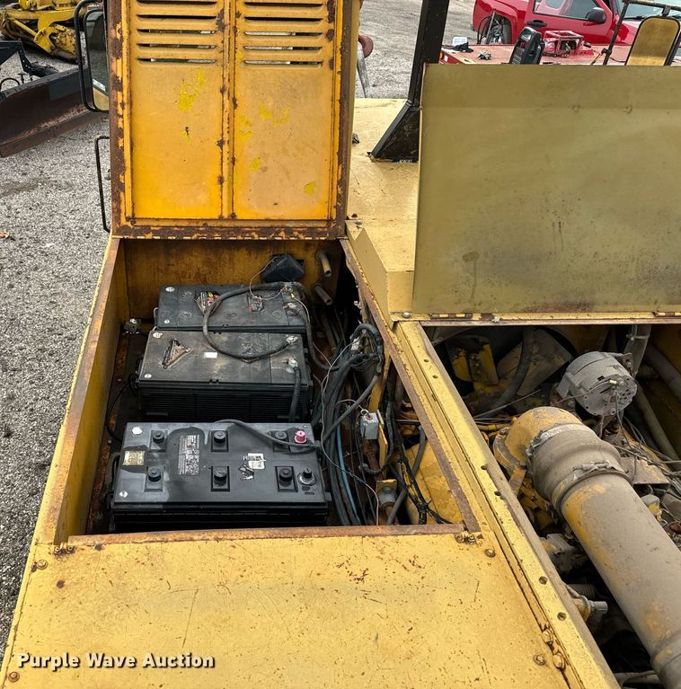 image for item NI9787 1971 International truck crane