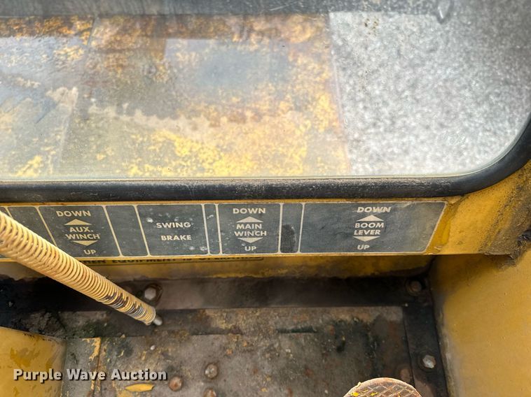 image for item NI9787 1971 International truck crane