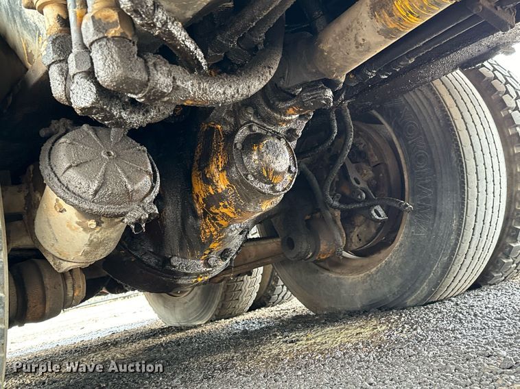 image for item NI9787 1971 International truck crane