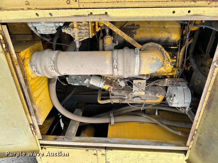 image for item NI9787 1971 International truck crane