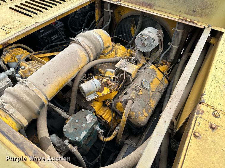 image for item NI9787 1971 International truck crane