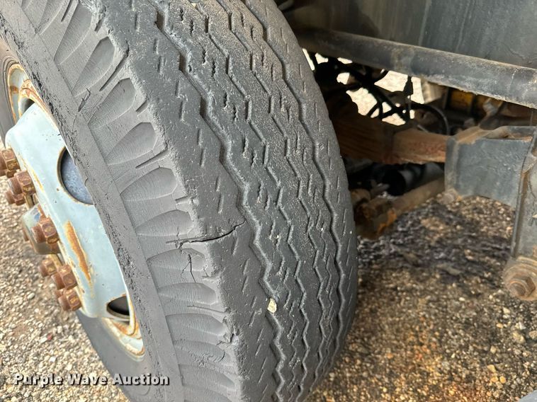 image for item NI9787 1971 International truck crane