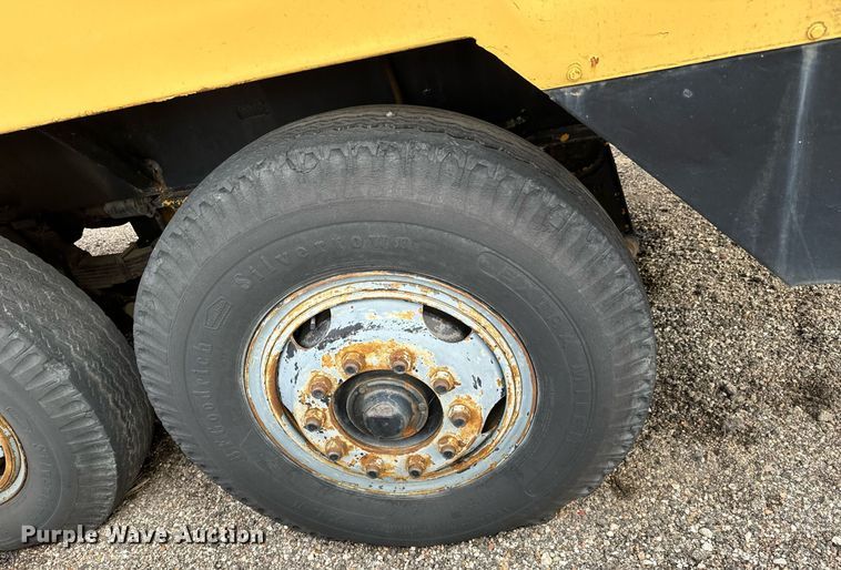 image for item NI9787 1971 International truck crane