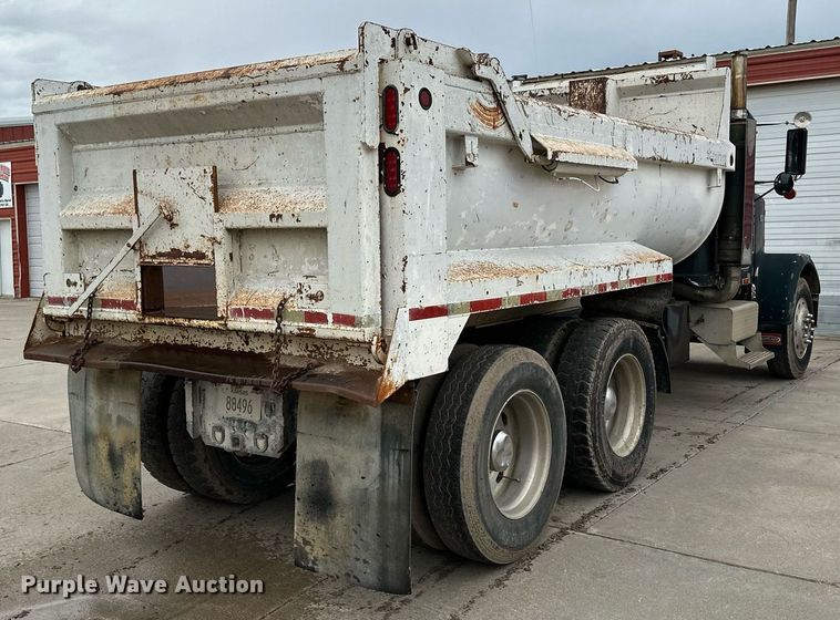 image for item NJ9282 1986 Freightliner  FLC dump truck