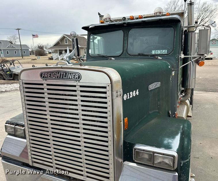 image for item NJ9282 1986 Freightliner  FLC dump truck