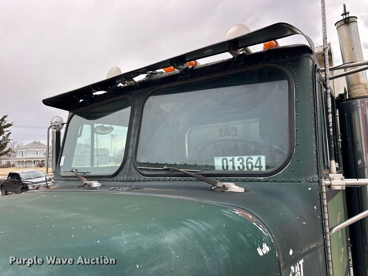 image for item NJ9282 1986 Freightliner  FLC dump truck