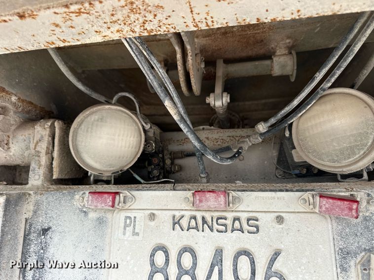 image for item NJ9282 1986 Freightliner  FLC dump truck