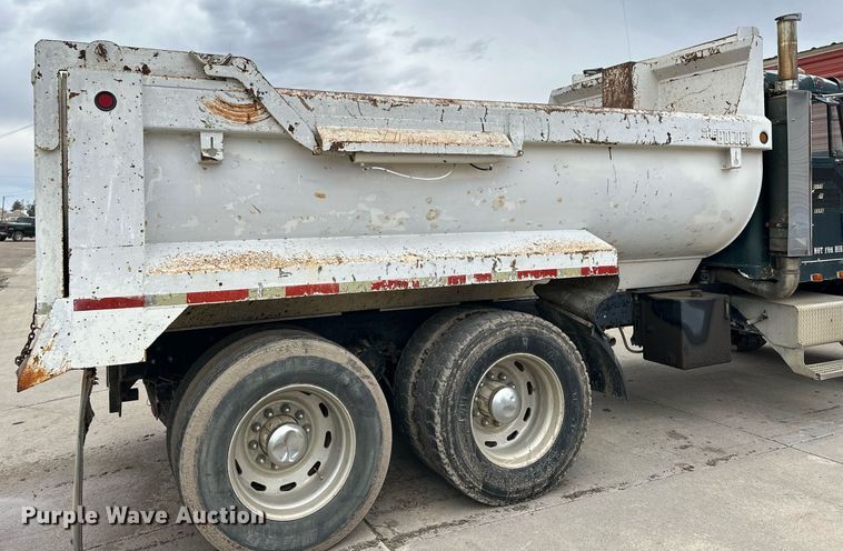 image for item NJ9282 1986 Freightliner  FLC dump truck