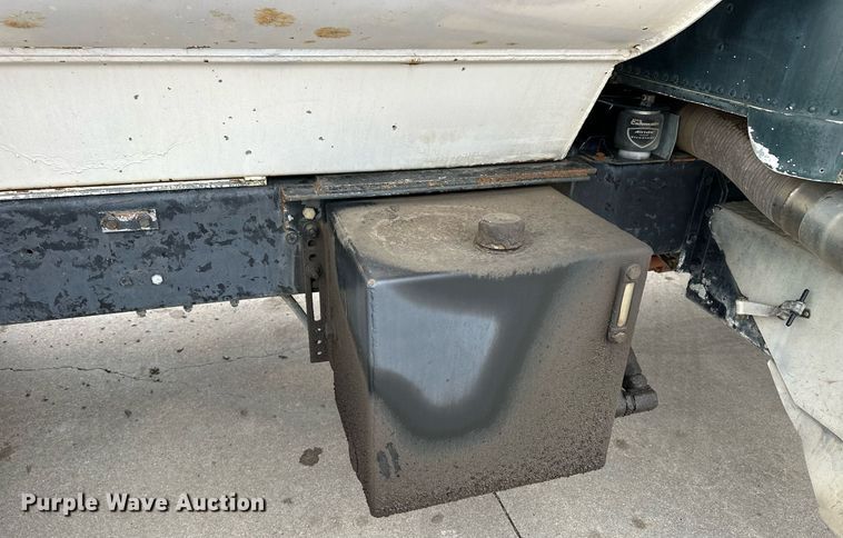 image for item NJ9282 1986 Freightliner  FLC dump truck