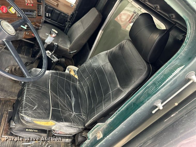 image for item NJ9282 1986 Freightliner  FLC dump truck