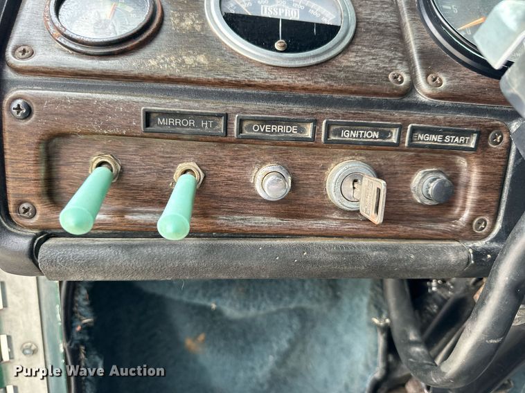 image for item NJ9282 1986 Freightliner  FLC dump truck